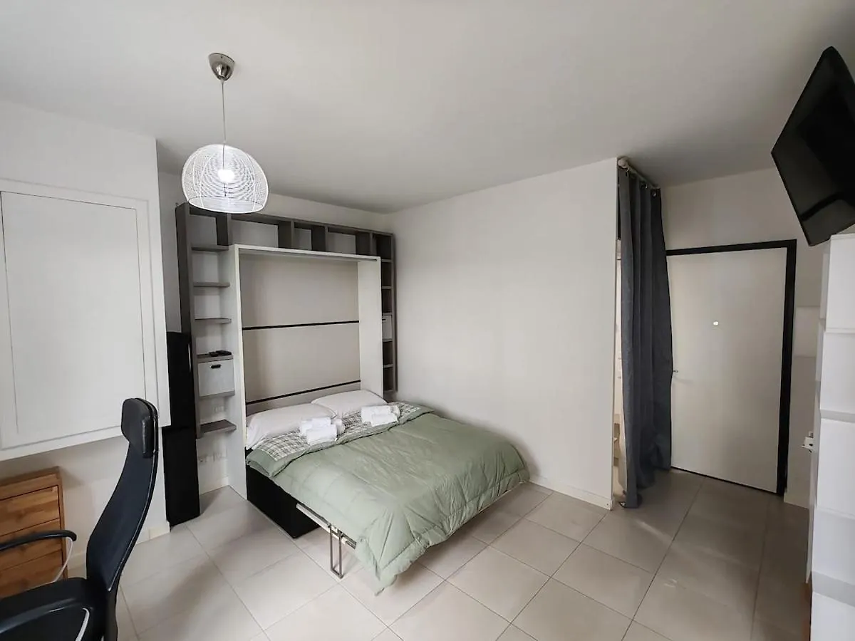 Porta Di Roma Apartment
